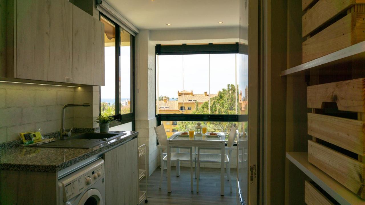 Apartment Aloha Playa Malaga 베날마데나코스타 외부 사진