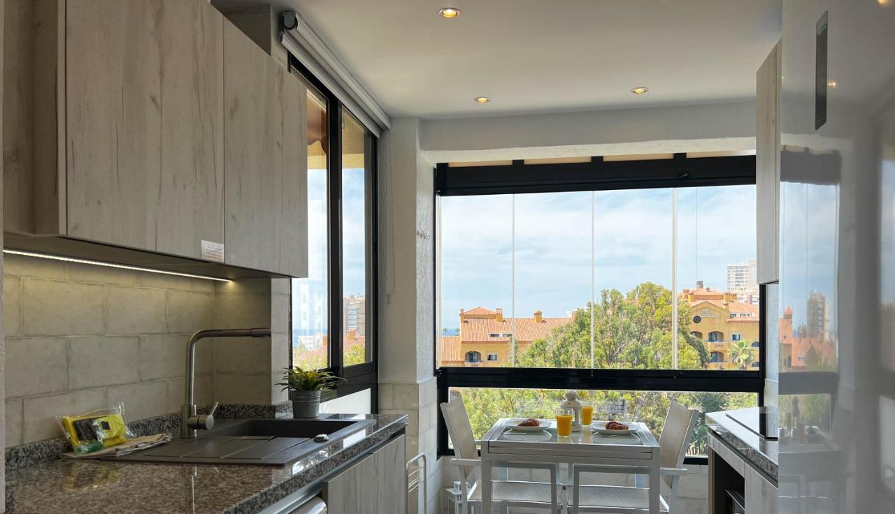 Apartment Aloha Playa Malaga 베날마데나코스타 외부 사진